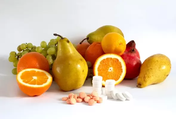 vitamíny v ovoci a tablety pro potenci